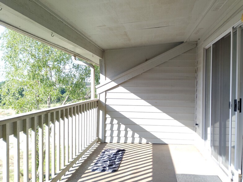 Building Photo - 510 Fairwood Lakes Dr