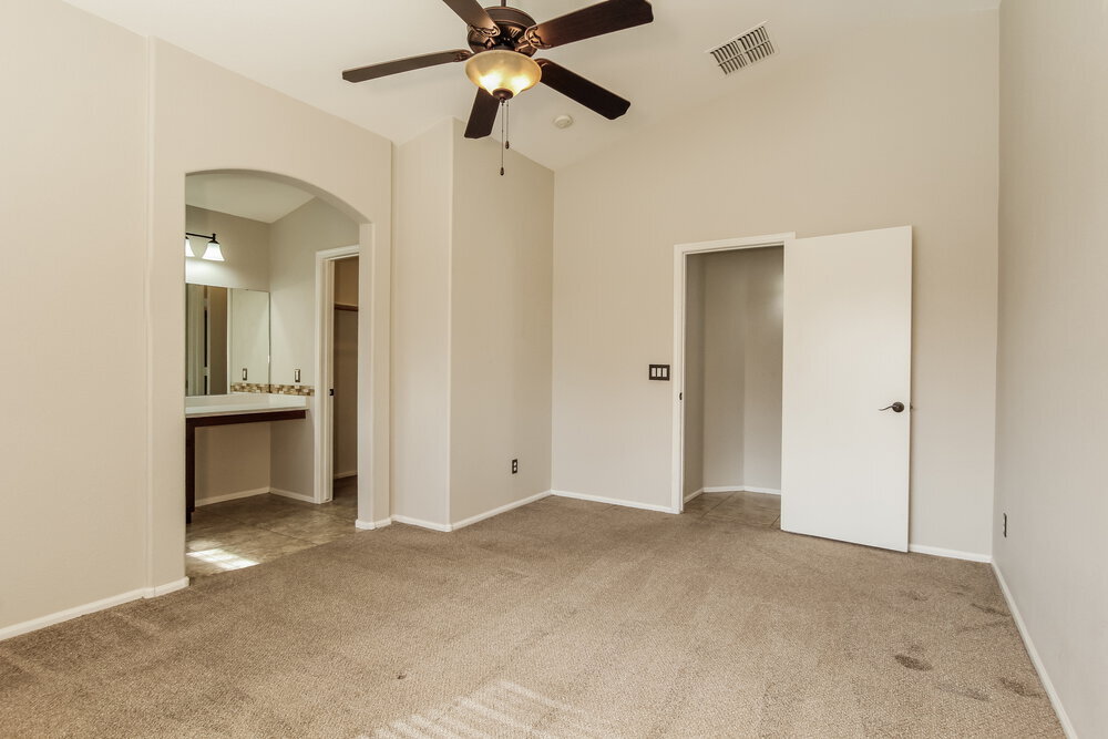 Building Photo - 1105 E Nardini St