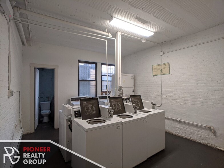 Building Photo - 2423 N Kedzie Blvd