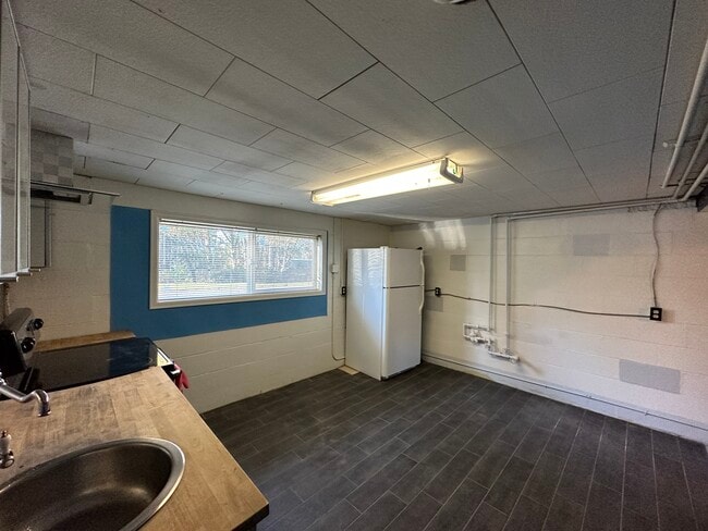 Building Photo - 3010 Bethel Rd SE