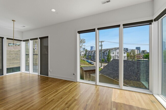 Building Photo - Beautiful 3-BR Property with Rooftop Deck!