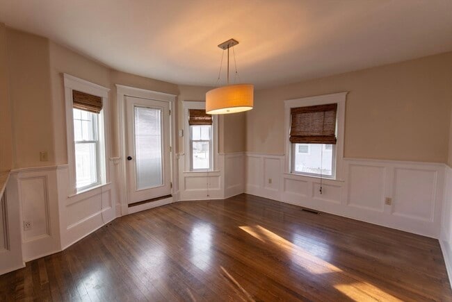 Building Photo - 1000 South St