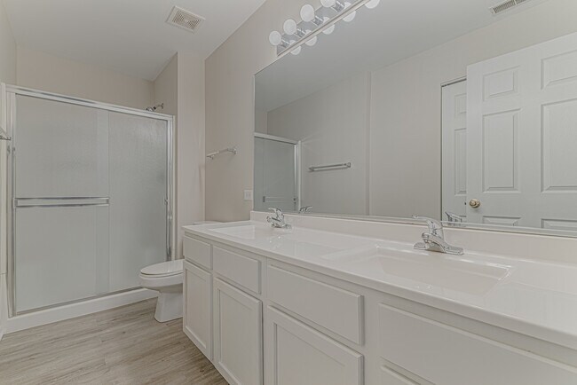 Building Photo - 1171 N Red Oak Cir