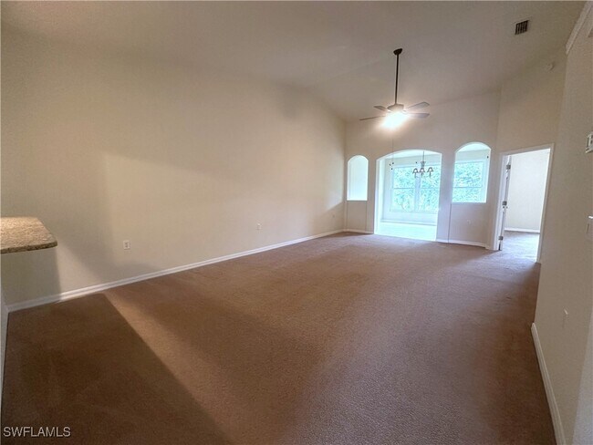 Building Photo - 1320 Charleston Square Dr