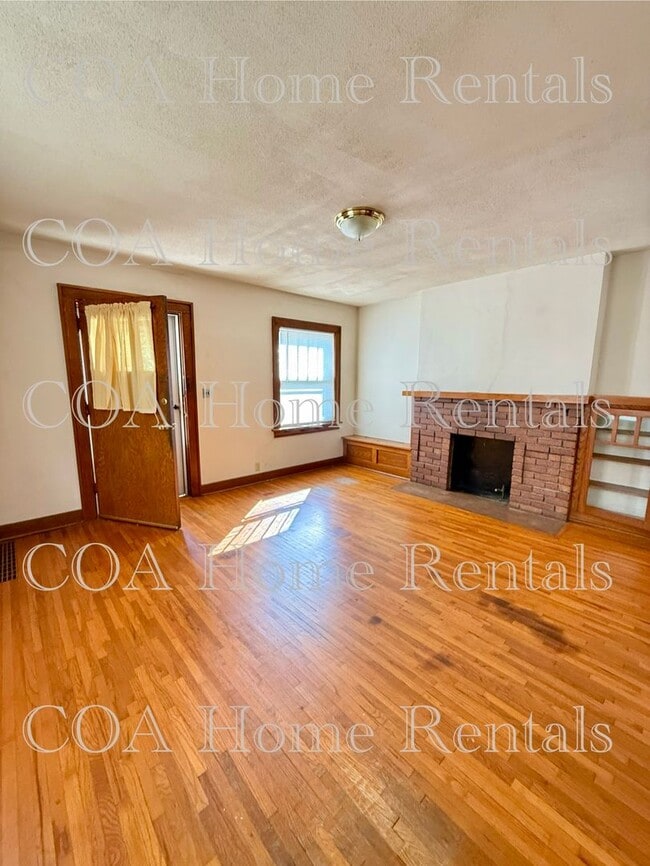 Building Photo - College Hill Duplex