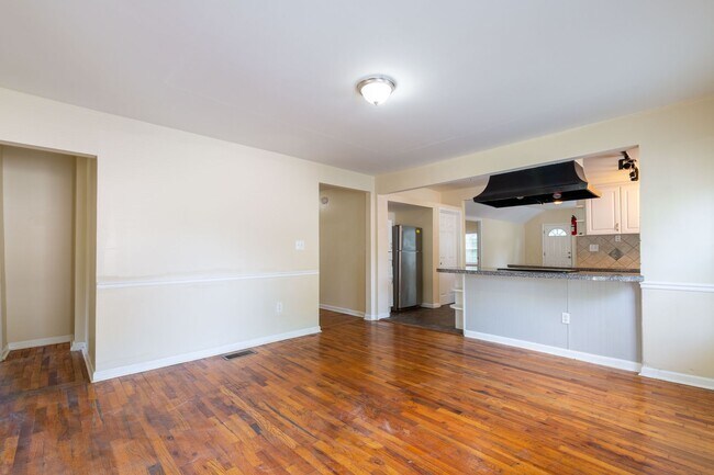 Building Photo - 4-Bedroom Rental in Prime Hapeville Location