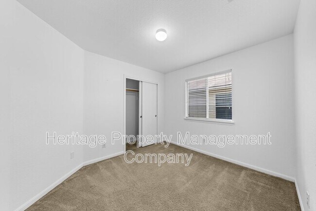 Building Photo - 9302 Mare Country