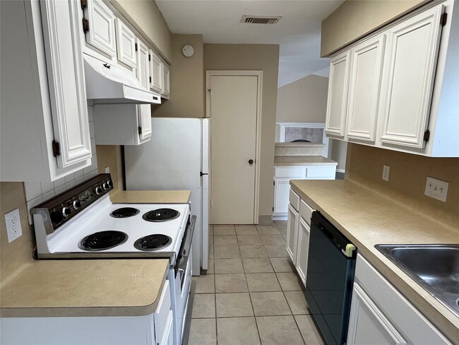 Building Photo - 9502 Triola Ln