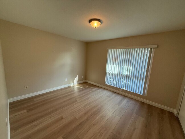 Building Photo - The Popular Freestanding El Dorado in Leisure Village