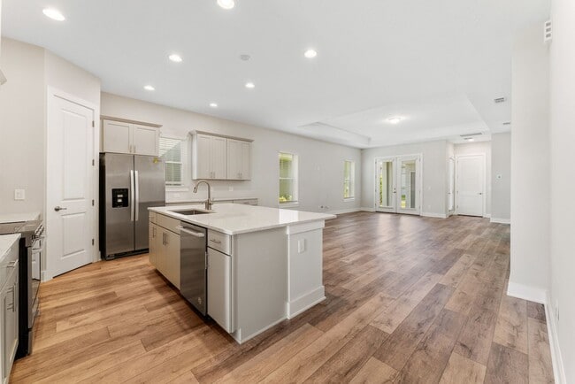 Building Photo - Nice 3/2.5 Bath Home with Bonus Room and 2...
