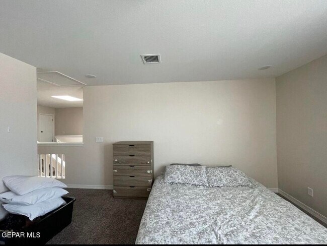 Building Photo - 420 Villa Socorro Pl