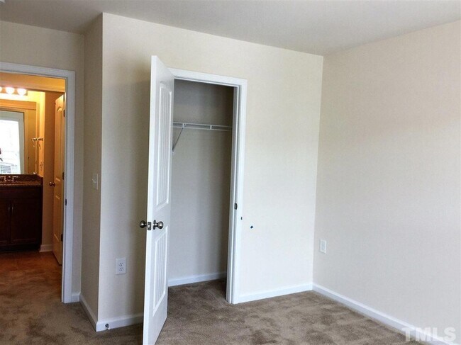 Building Photo - 1041 Laceflower Dr