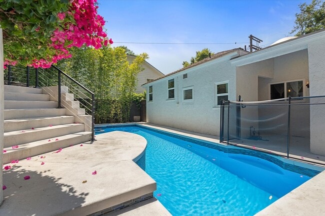 Building Photo - This beautifully updated 4-Bed, 2-Bath Home in Glenoaks Canyon is now available!