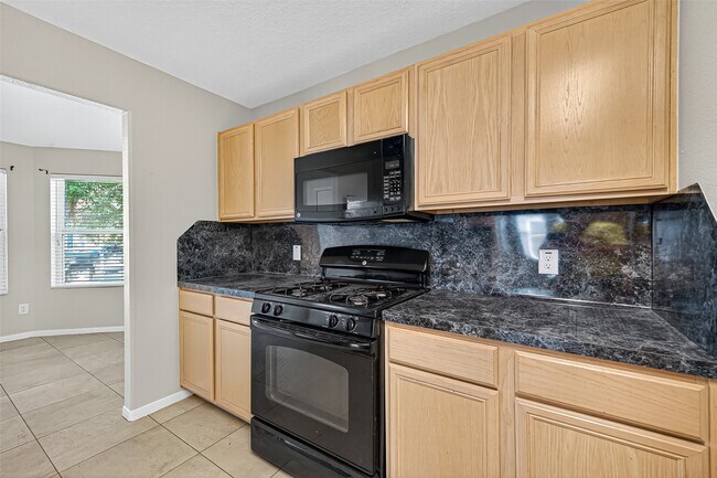 Building Photo - 3343 Apple Dale Dr