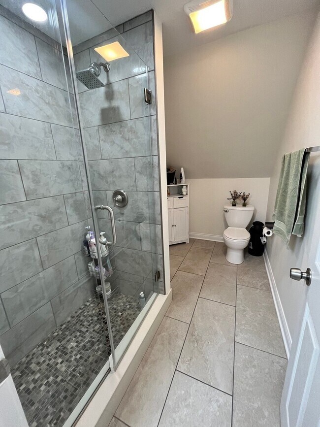 Building Photo - 3707 N Nora Ave