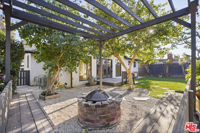 Building Photo - 3604 Stewart Ave