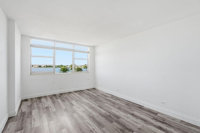 Building Photo - 2800 N Flagler Dr