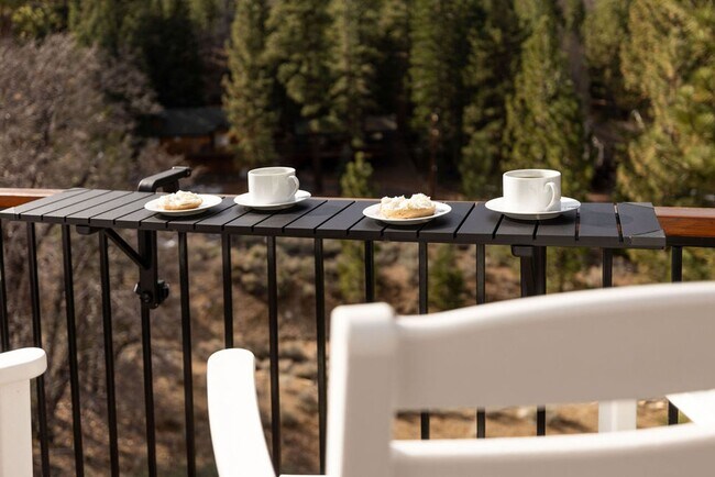 Building Photo - Stunning 4-Bedroom Home with Amazing Views, EV Charger & Solar in Big Bear!