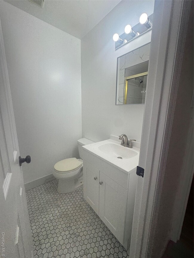 Building Photo - 2148 E 69th St