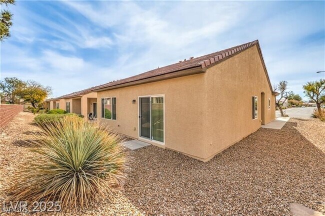 Building Photo - 3520 Kittiwake Rd