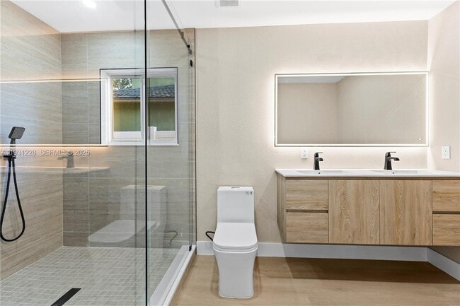 Building Photo - 16859 Crestview Ln