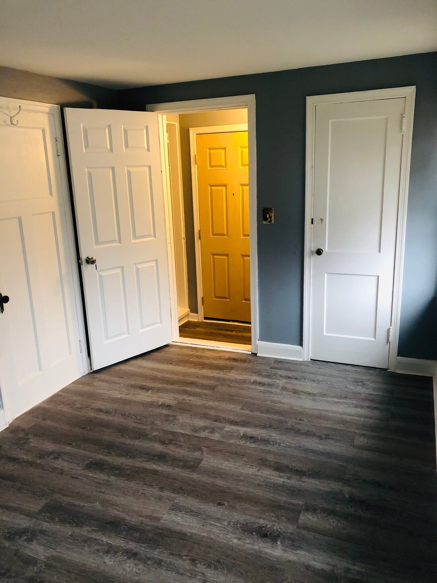 Building Photo - 2922 E Cold Spring Ln