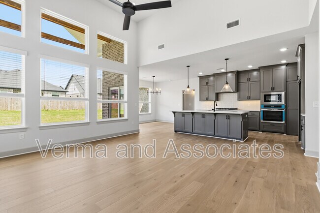 Building Photo - 1041 Whistler St