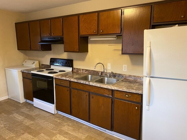 Building Photo - 220 Vickery Dr