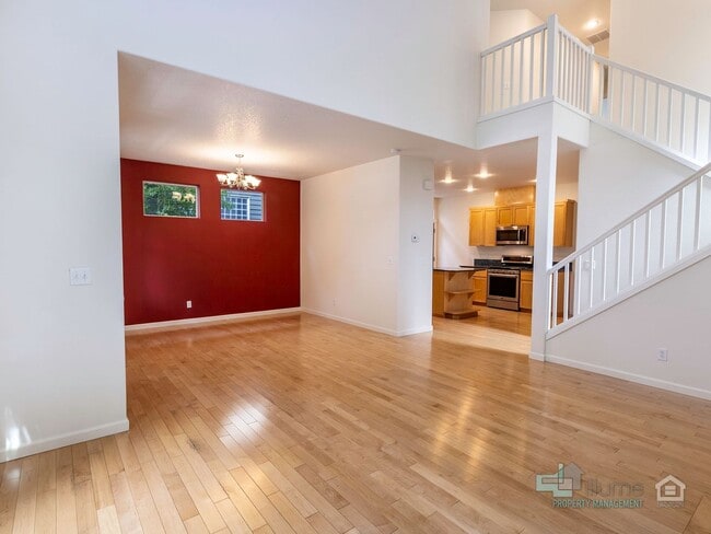 Building Photo - Beautiful 3 Bed/3 Bath Home!