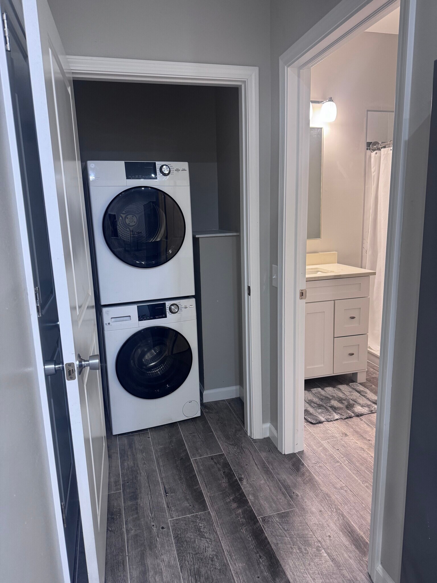 Building Photo - 6615 Tippin Ave