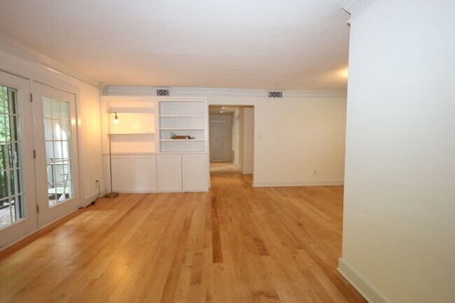 Building Photo - 2 Bedroom Condo in Buckhead for RENT!!! (Garden Brook at Peachtree Hills)