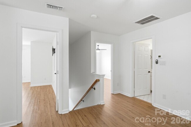 Building Photo - 4084 Holly Villa Cir