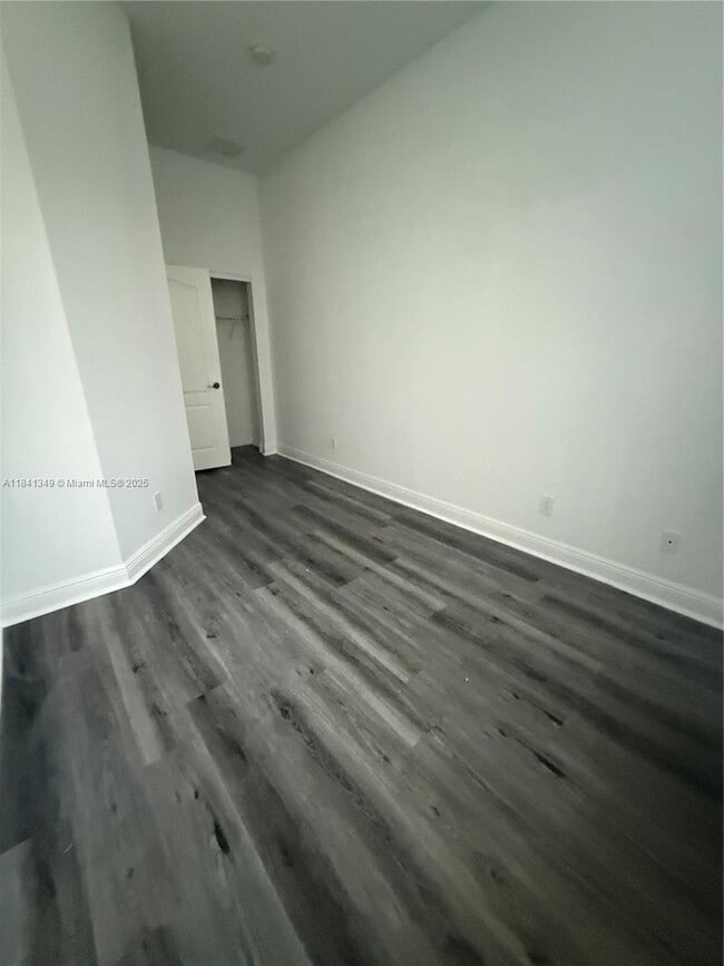 Building Photo - 1243 NE 23rd Ave