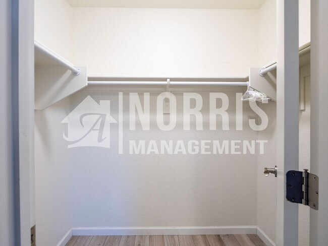 Building Photo - Beautiful Remodeled Home with 3 Rooms