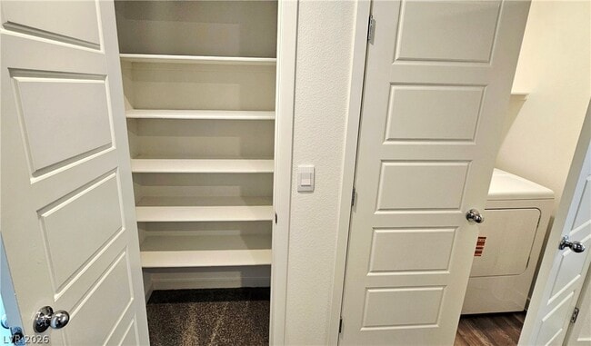 Building Photo - 915 Violet Heron St