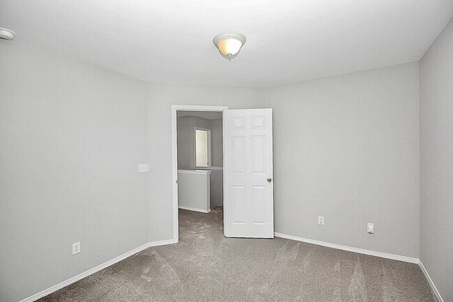 Building Photo - Large 4BD/2.5BA Home in Cabarrus Crossing!