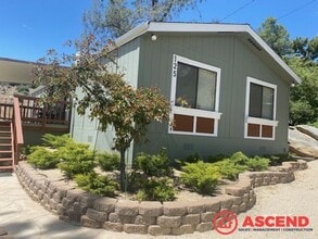 Building Photo - 125 Sargent Ln