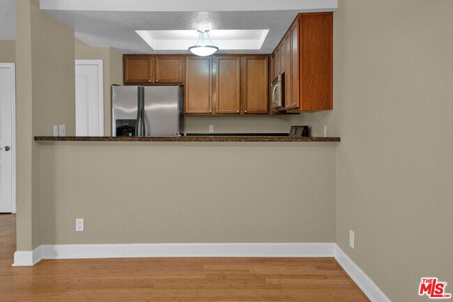Building Photo - 1633 S Bentley Ave