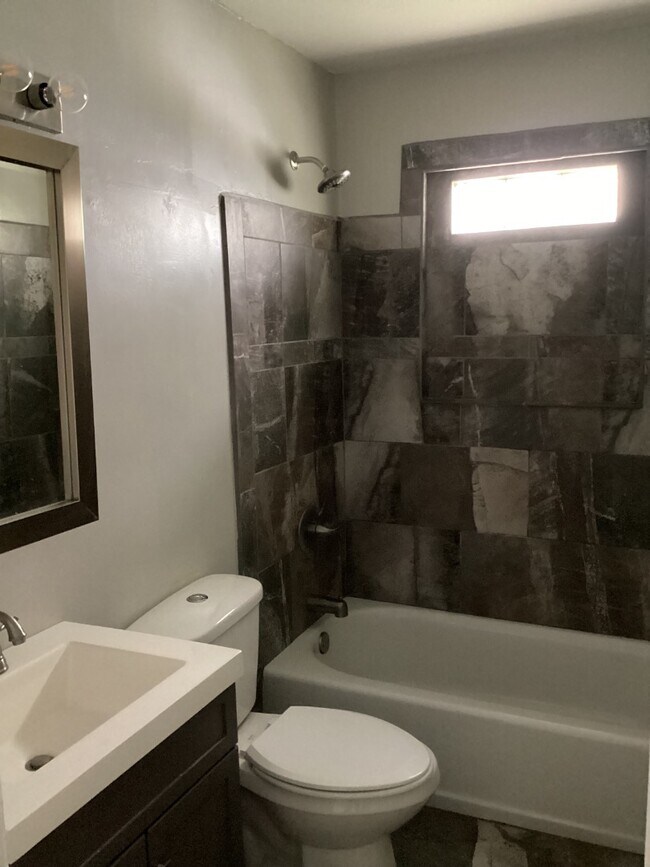 Building Photo - 2408 Whitesburg Dr
