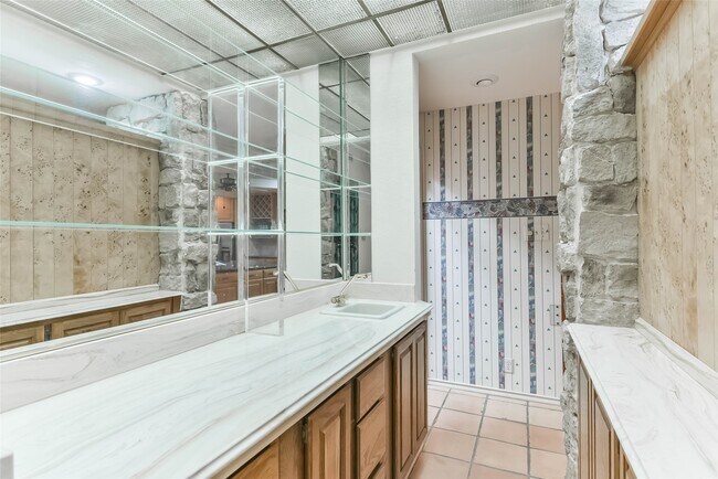 Building Photo - 1 Cadena Ct