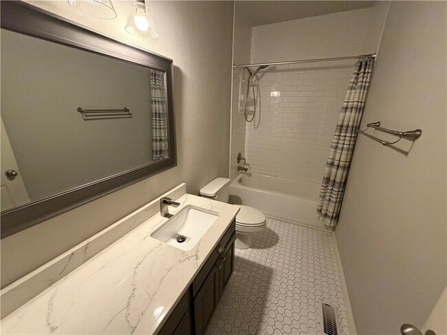 Building Photo - 3121 N Tartan Way