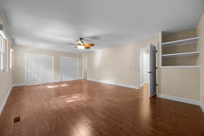 Building Photo - 6423 New Market Way