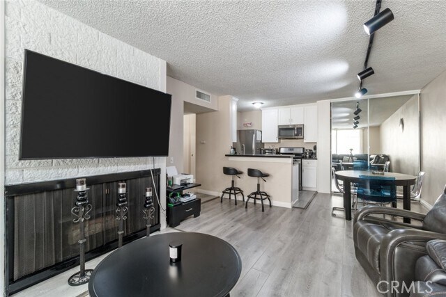 Building Photo - 421 La Fayette Park Pl