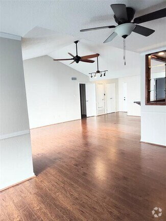 Building Photo - 500 Tiki Dr