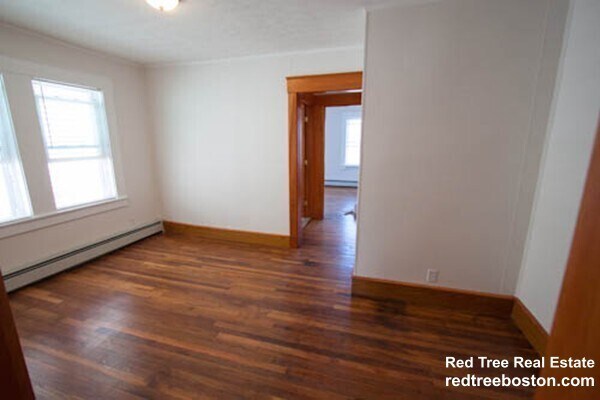 Building Photo - 15 Linden St