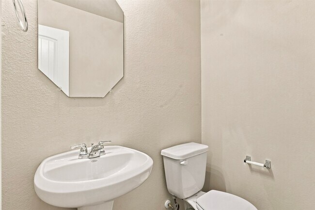 Building Photo - 5323 Brooklyn Rose Dr