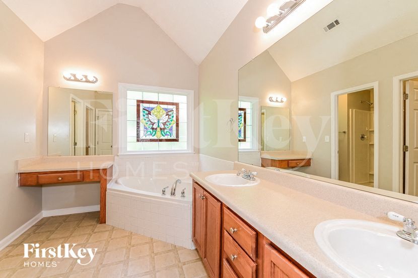 Building Photo - 207 Windpher Ridge