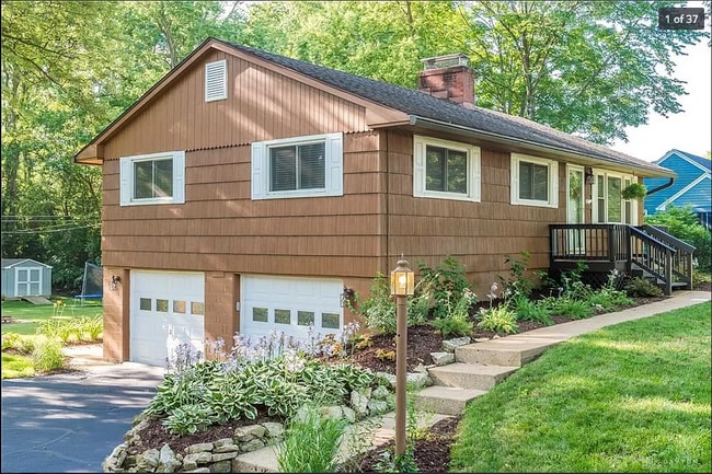 Building Photo - 1086 Meadow Dr