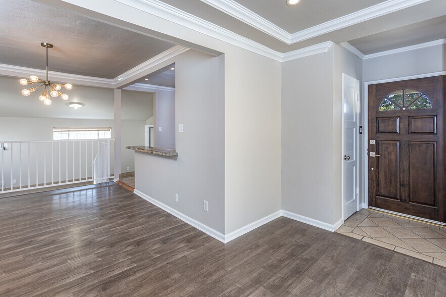 Building Photo - 1112 N Myers St