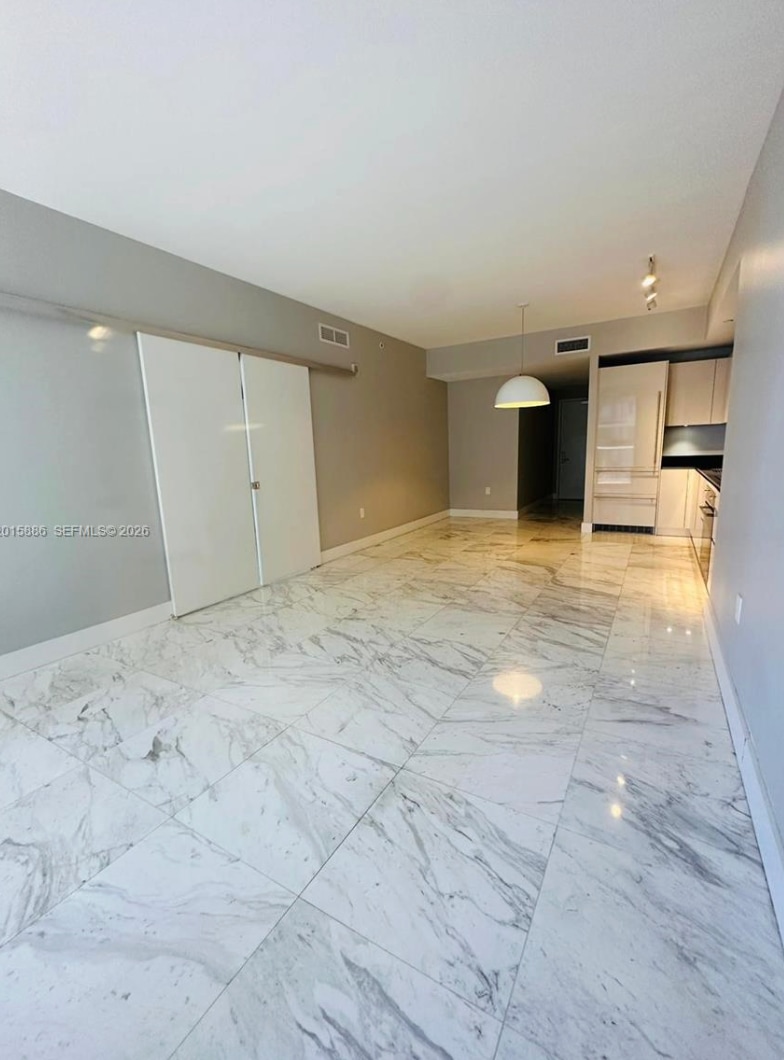 Building Photo - 1010 Brickell Ave